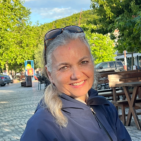 Alison Knight